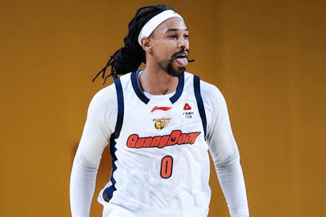 包含国际比赛日全明星赛焦点战；广州队完成体检；悬念犹存；年轻球员得到机会的词条