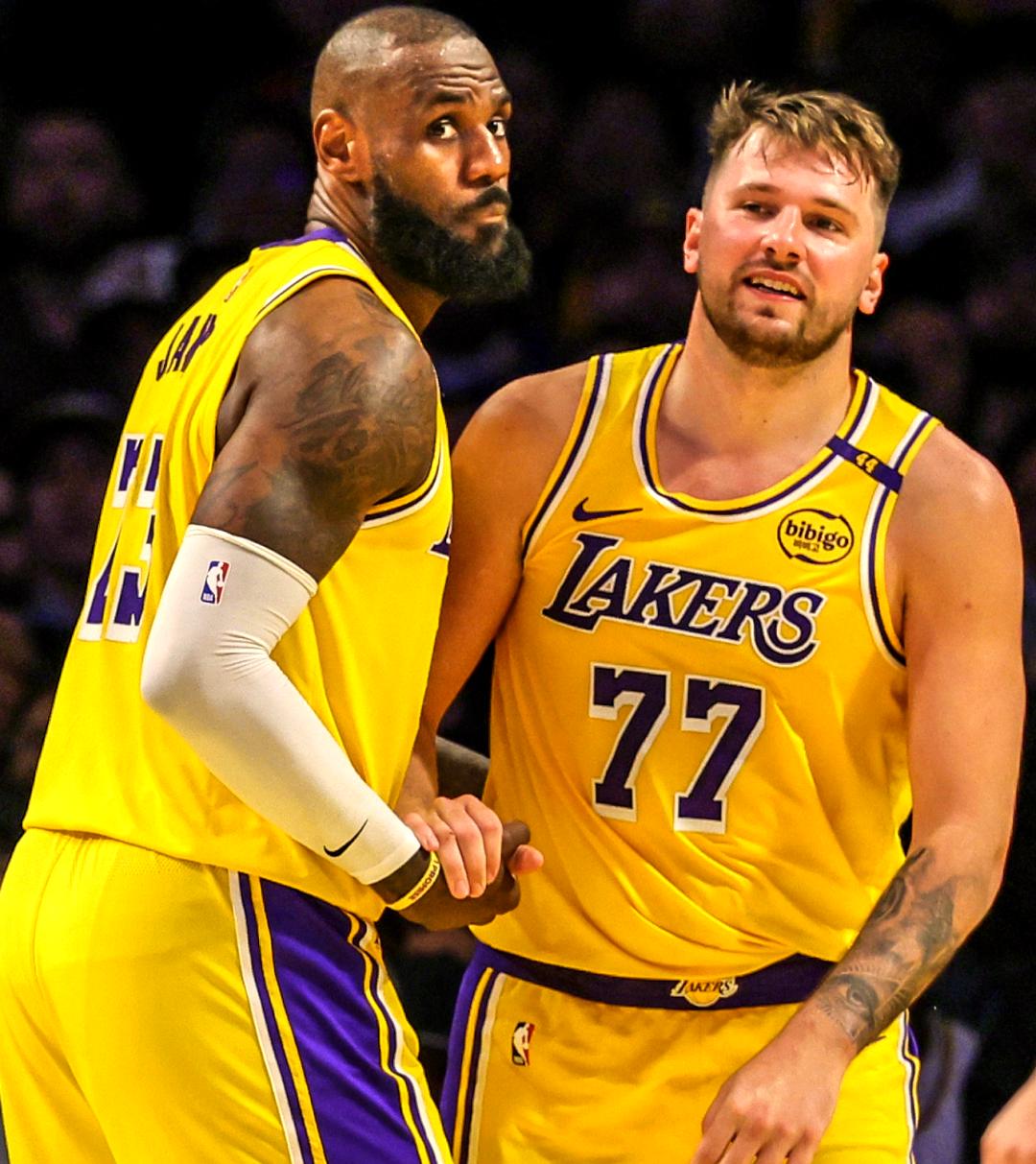 包含赛地聚焦——NBA常规赛赛后热度飙升，洛杉矶湖人再遭质疑，引发热议，数据趋势出现新变化的词条